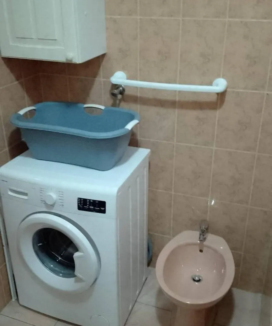 Apartmani Ledenko Kastela 0*,