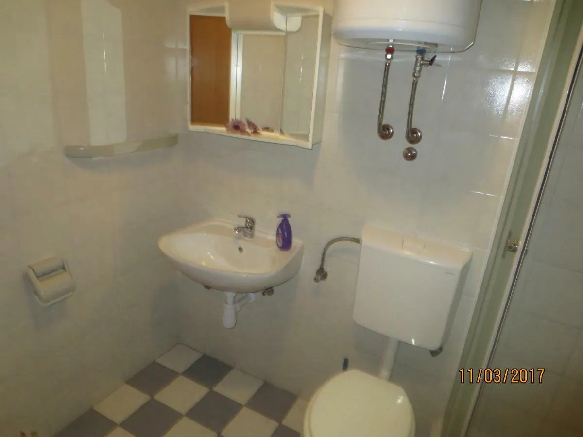 Apartment Apartmani Ledenko Kastela Croatia