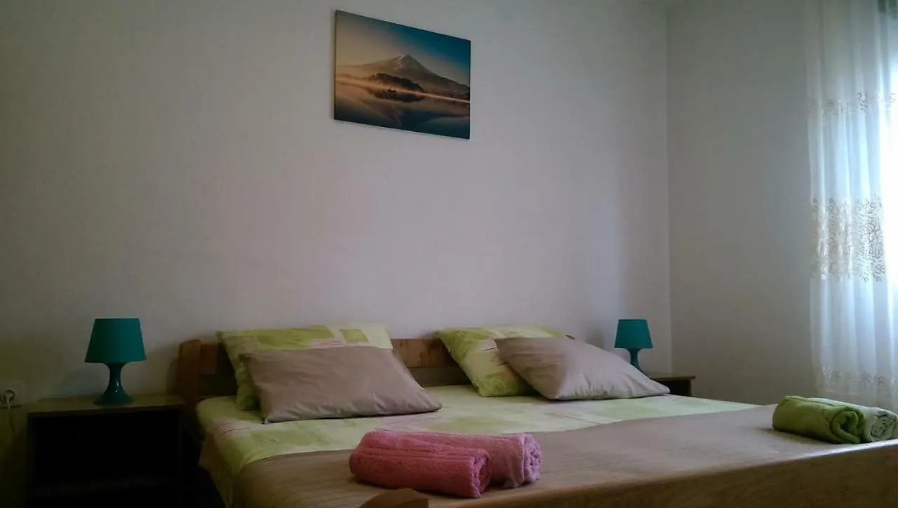 Apartmani Ledenko Kastela Apartment