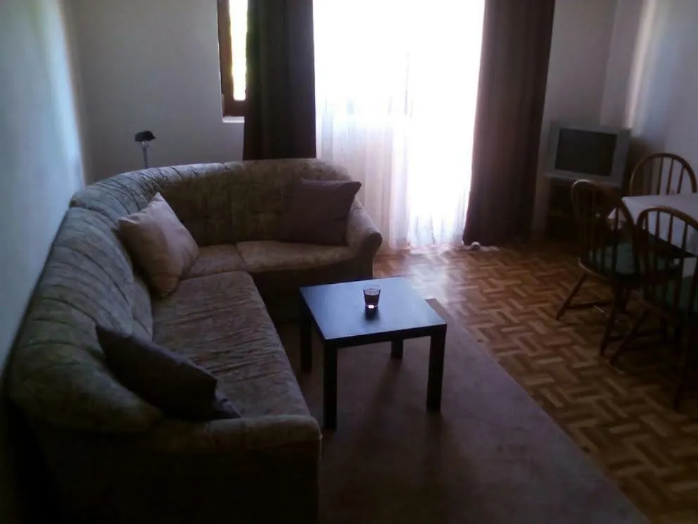 Apartmani Ledenko Kastela Apartment