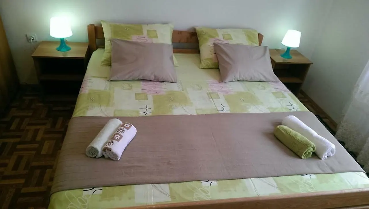 Apartmani Ledenko Kastela Croatia