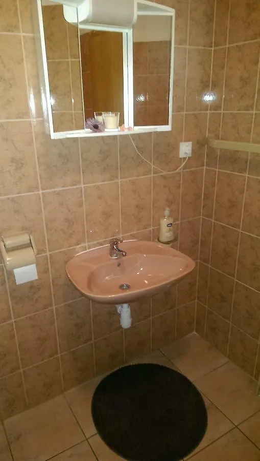 Apartment Apartmani Ledenko Kastela