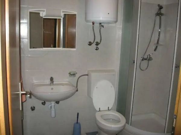 Apartmani Ledenko Kastela 0*,  Croatia